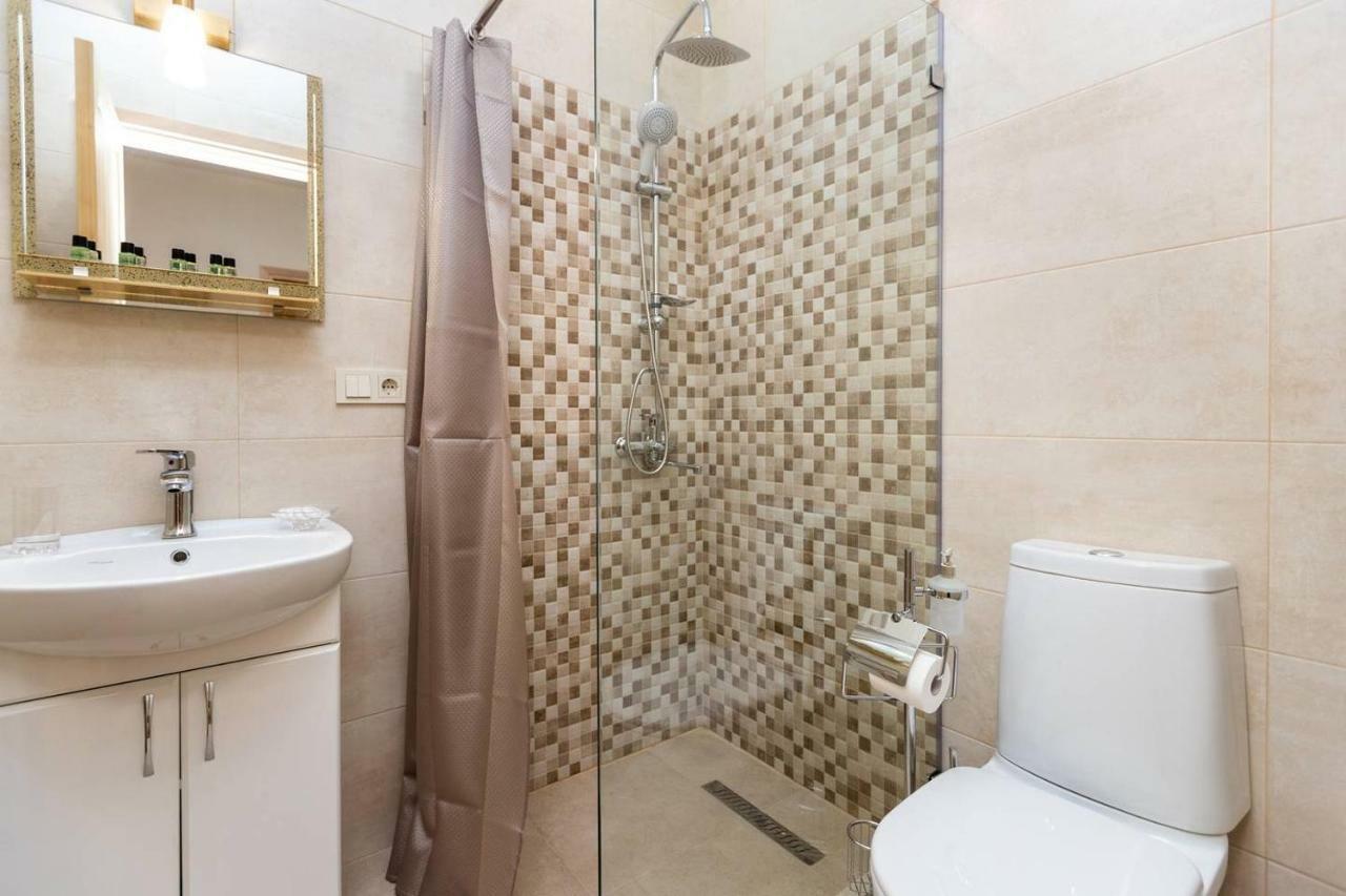 Wehost Stylish Apartment In Old ティビリシ エクステリア 写真